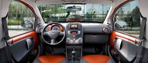 toyota-aygo-connect-special-edition-dashboard-500x213-4250673-6103404-5002349