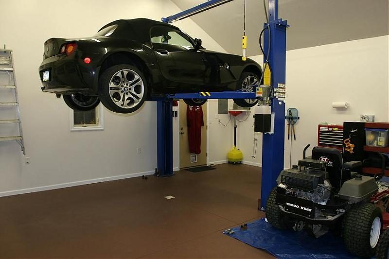 garage-lifts-for-car-rotary-7953661-2255888-1027589