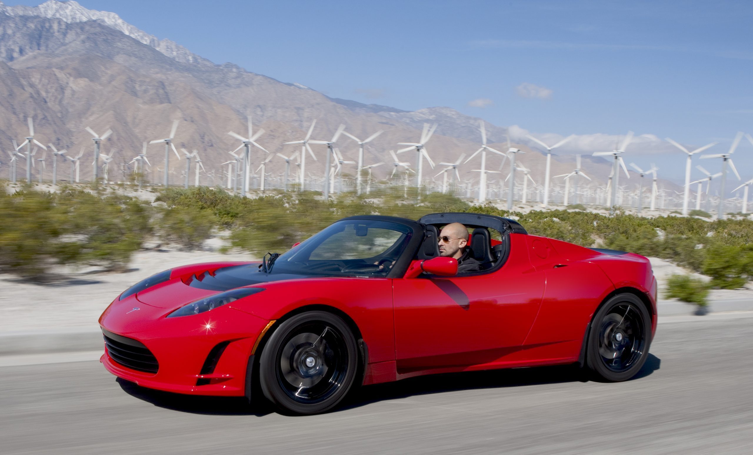 roadster_2-5_windmills_trimmed-1427831-scaled-5509106-8406187
