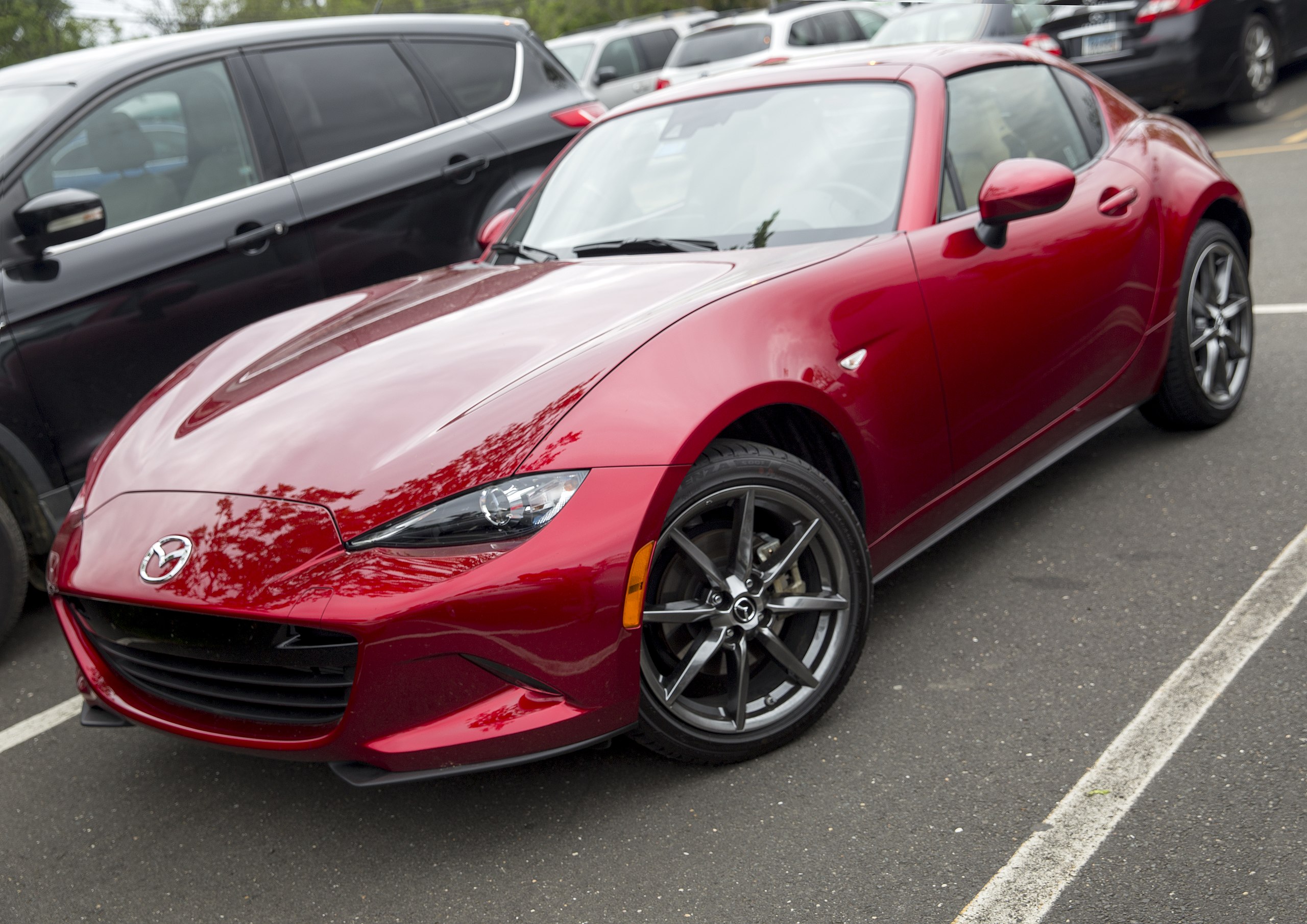 File:2018 Mazda MX-5 Miata RF Grand Touring Coupé in Soul Red Crystal,  front left.jpg - Wikimedia Commons