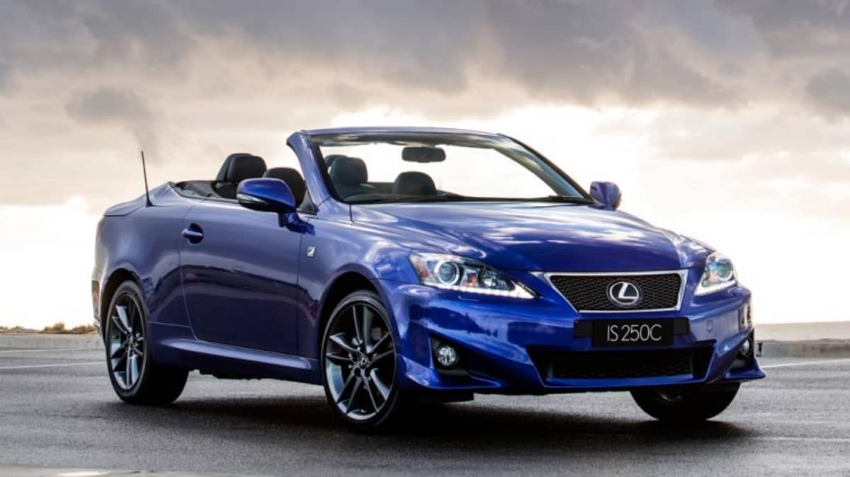 She say, he says: Lexus IS 250C - Drive