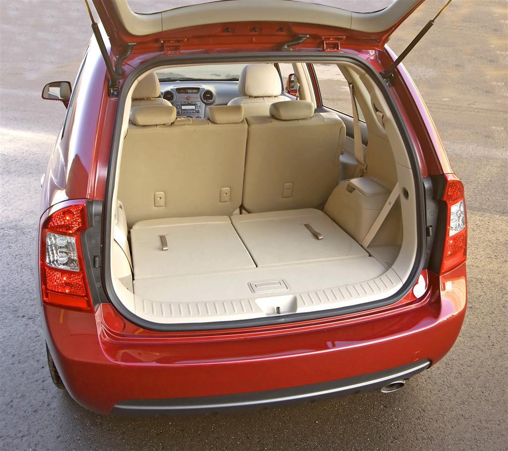 2009 Kia Rondo Image. Photo 5 of 16