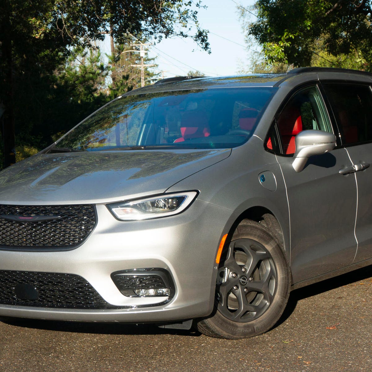 2021 Chrysler Pacifica Hybrid review: Practical plug-in - CNET