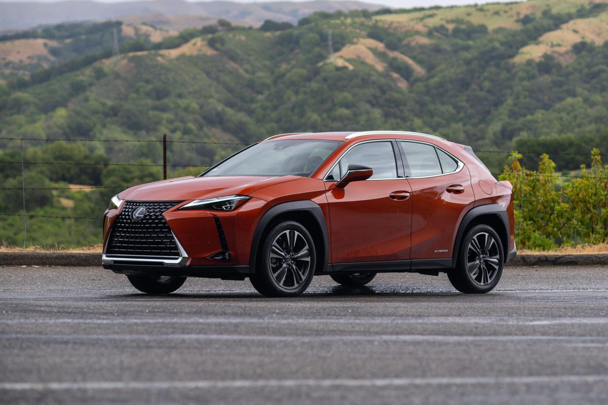 2020 Lexus UX 250h review: Space is at a premium - CNET