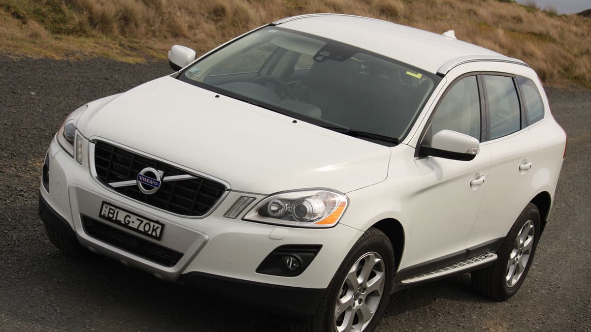 2010 Volvo XC60 T6 AWD Automatic Road Test Review