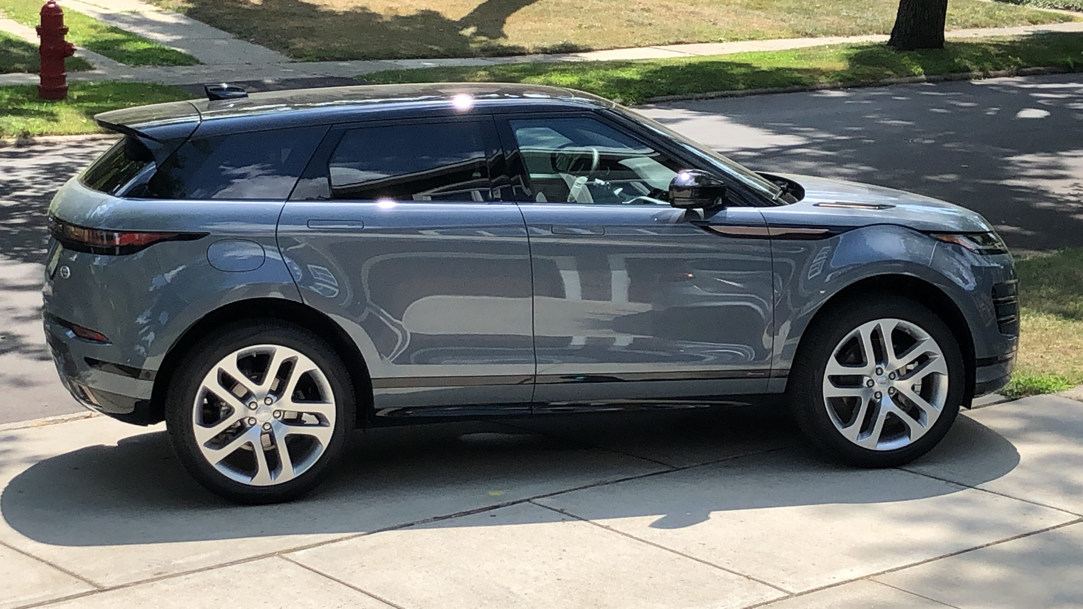 Review: Pricey 2020 Range Rover Evoque has one 'maddening oversight'
