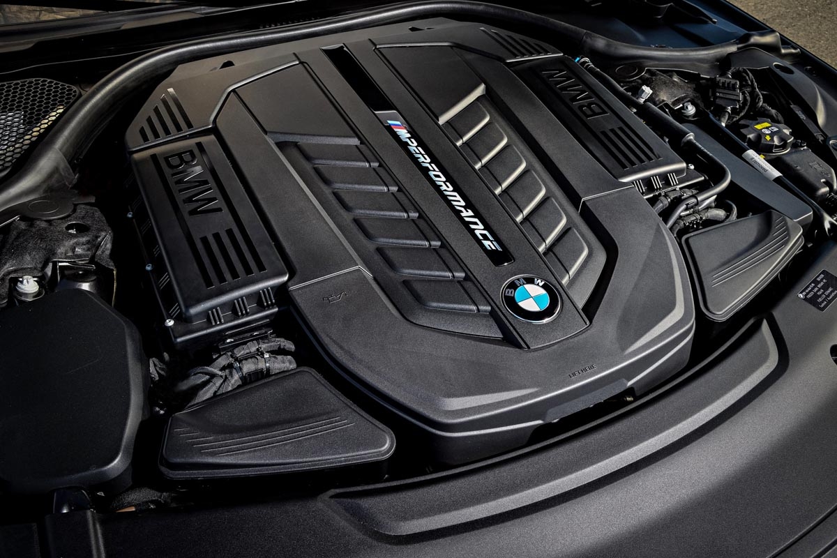 BMW M760 Li xDrive review – a luxury limousine with bite