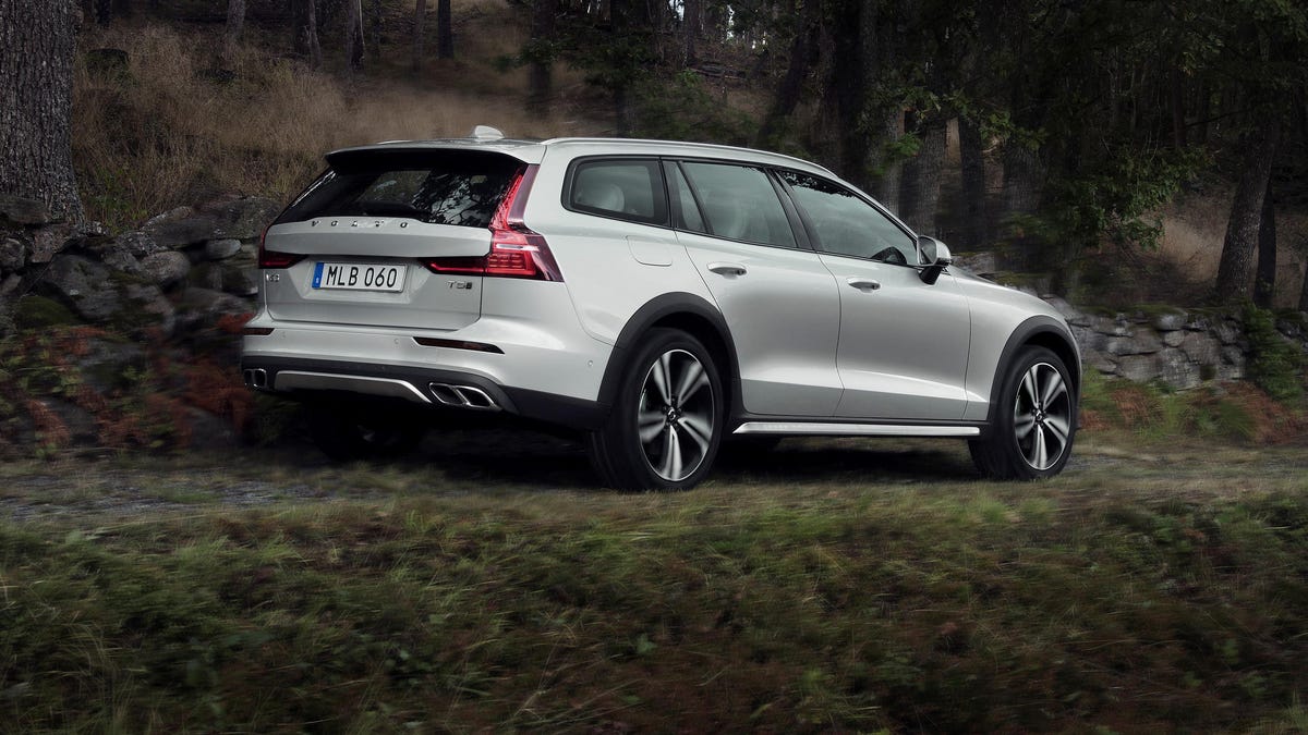 2020 Volvo V60 Cross Country is ready to rough it - CNET