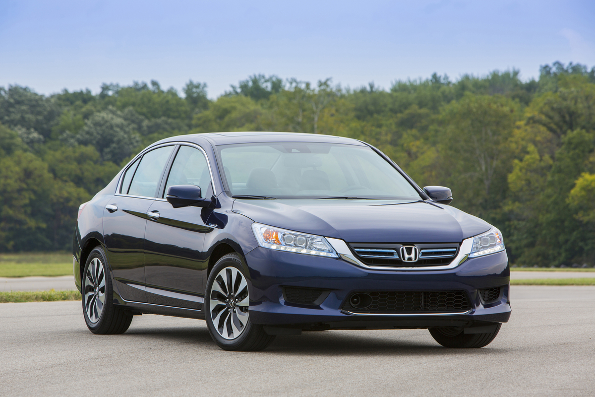 2015 Honda Accord Hybrid Named to KBB's 10 Best Green Cars List