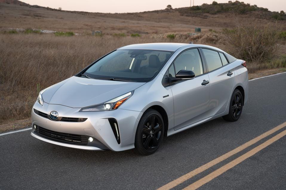 2022 Toyota Prius Review: The Benchmark Fuel Economy Champion