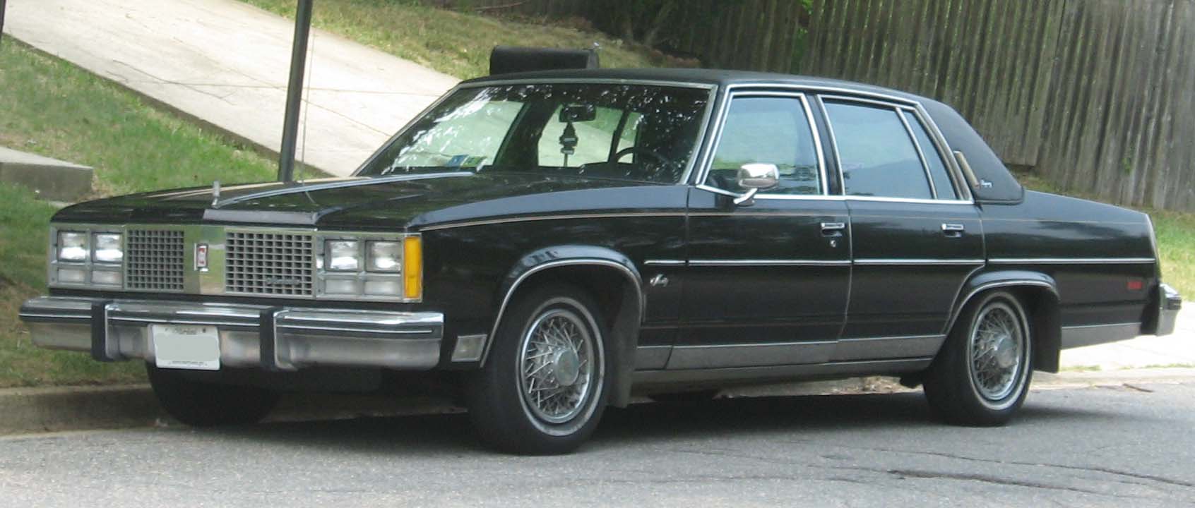 File:1978 Oldsmobile 98 Regency sedan.jpg - Wikipedia
