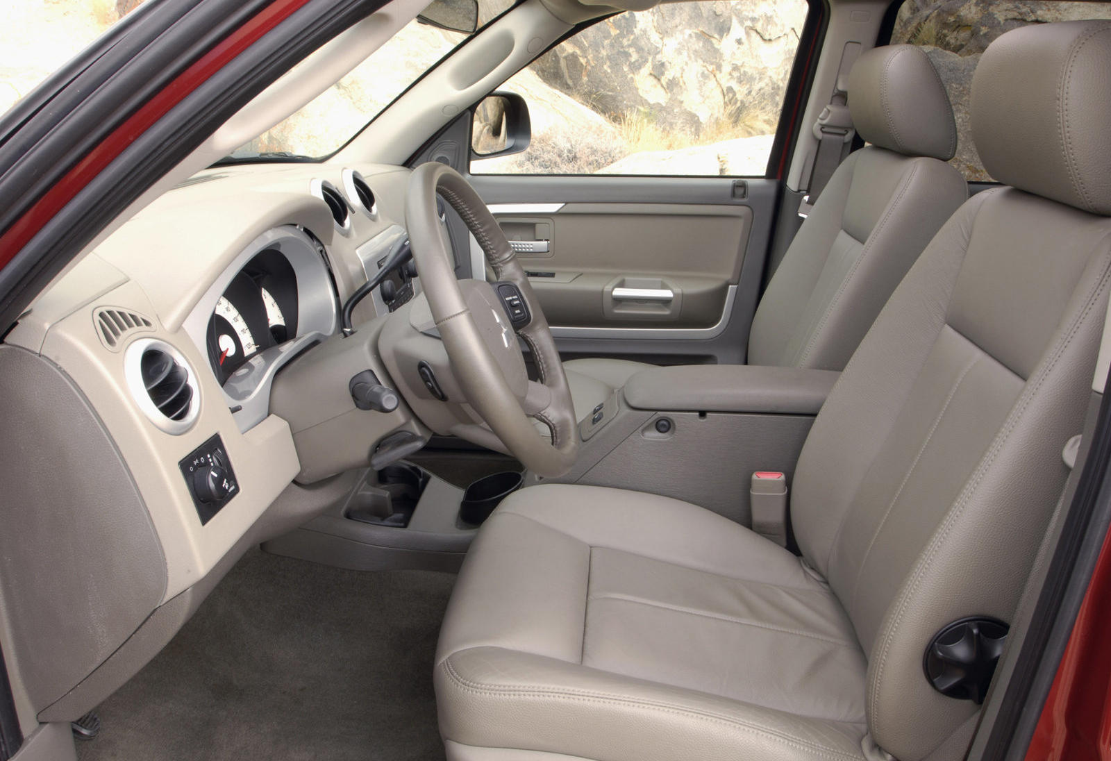 2009 Mitsubishi Raider Interior Photos | CarBuzz