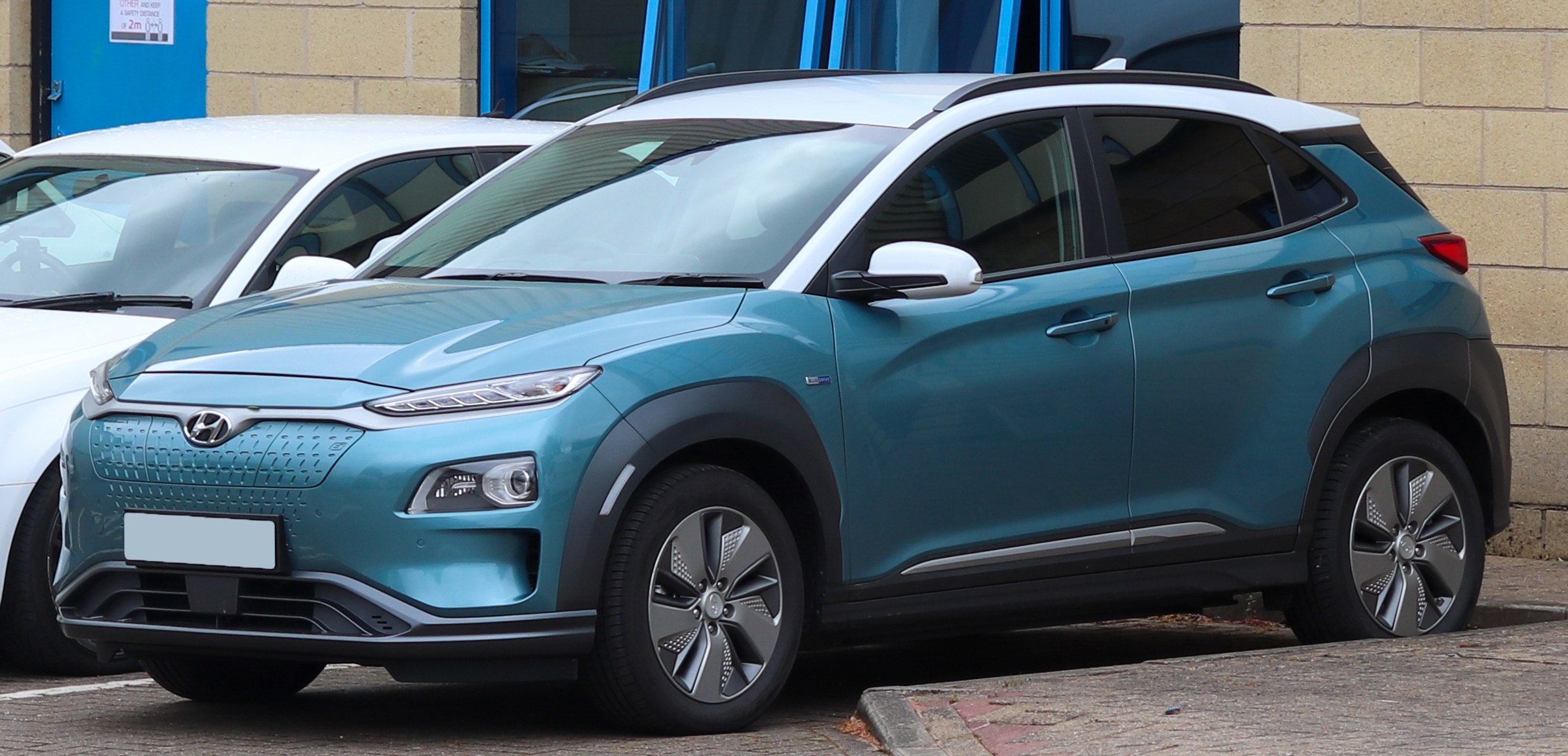 File:2019 Hyundai Kona Premium SE EV Automatic.jpg - Wikimedia Commons