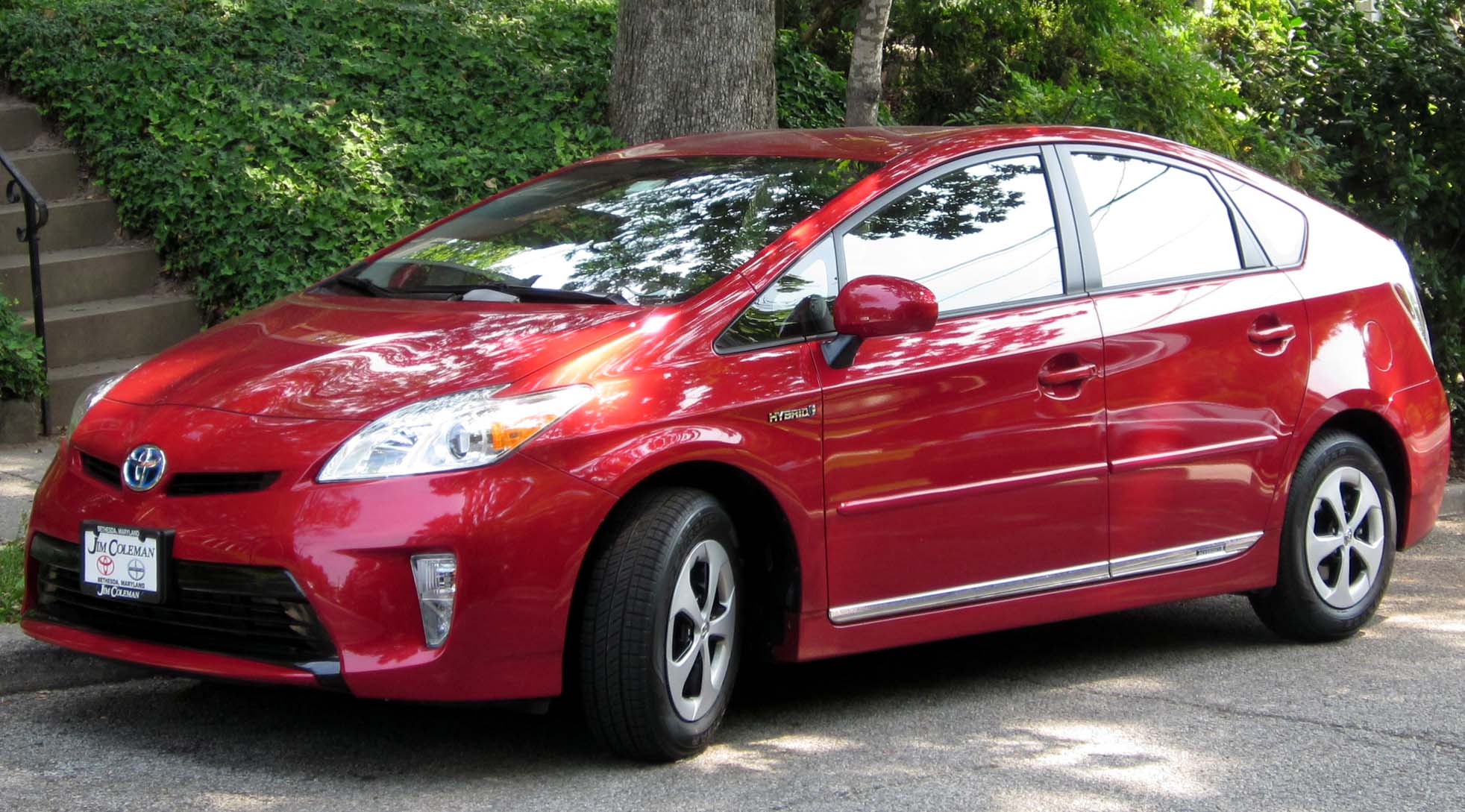 File:2012 Toyota Prius -- 07-08-2012 1.jpg - Wikipedia