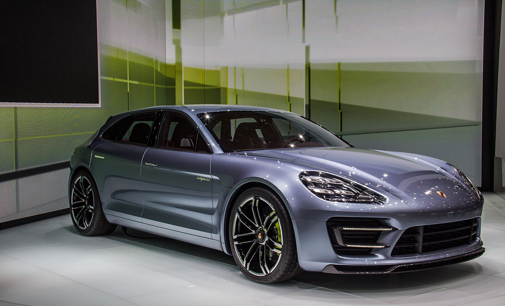 2014 Hybrid Porsche Panamera Brags Over 400HP and Over 50MPG - The Green  Optimistic