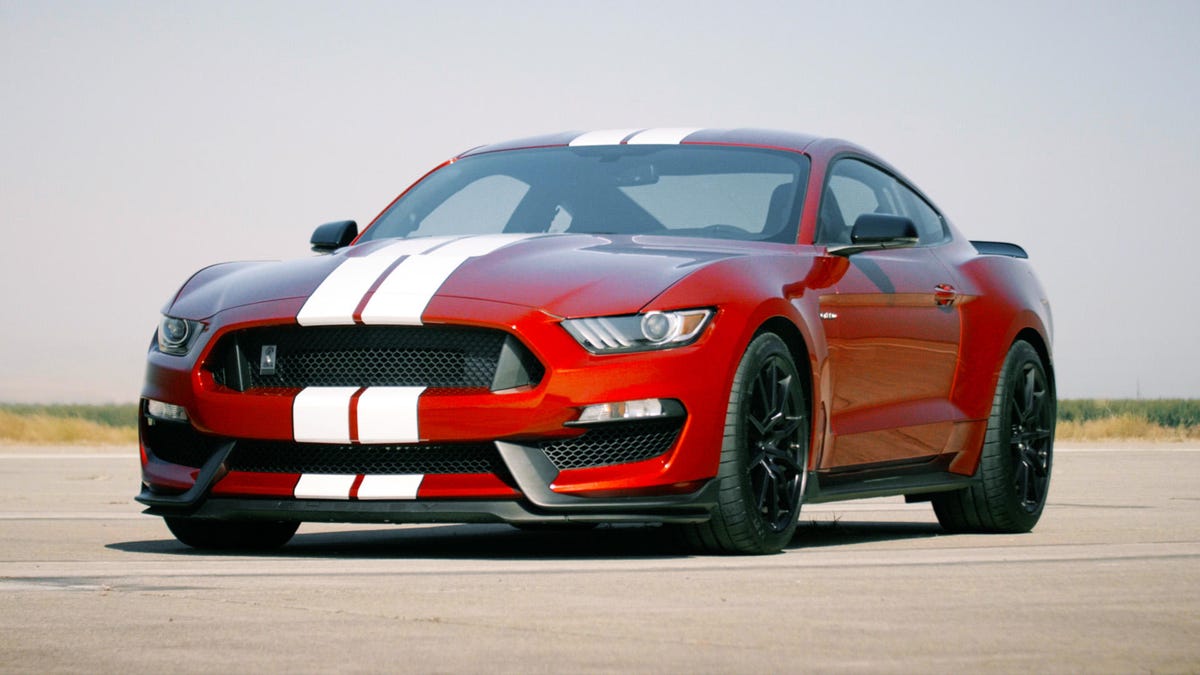 2017 Ford Shelby GT350: A racing machine for the road - CNET