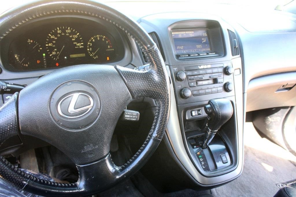 2001 Lexus RX300 Silversport | Linnebur Auctions, Inc.