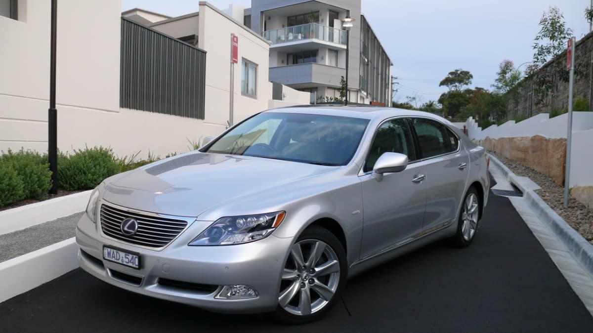 2008 Lexus LS600hL review - Drive