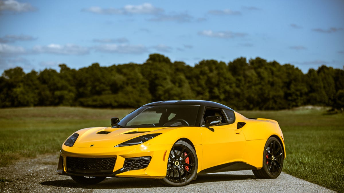 2017 Lotus Evora 400 review: Lotus returns to the US with its fastest road  car yet - CNET