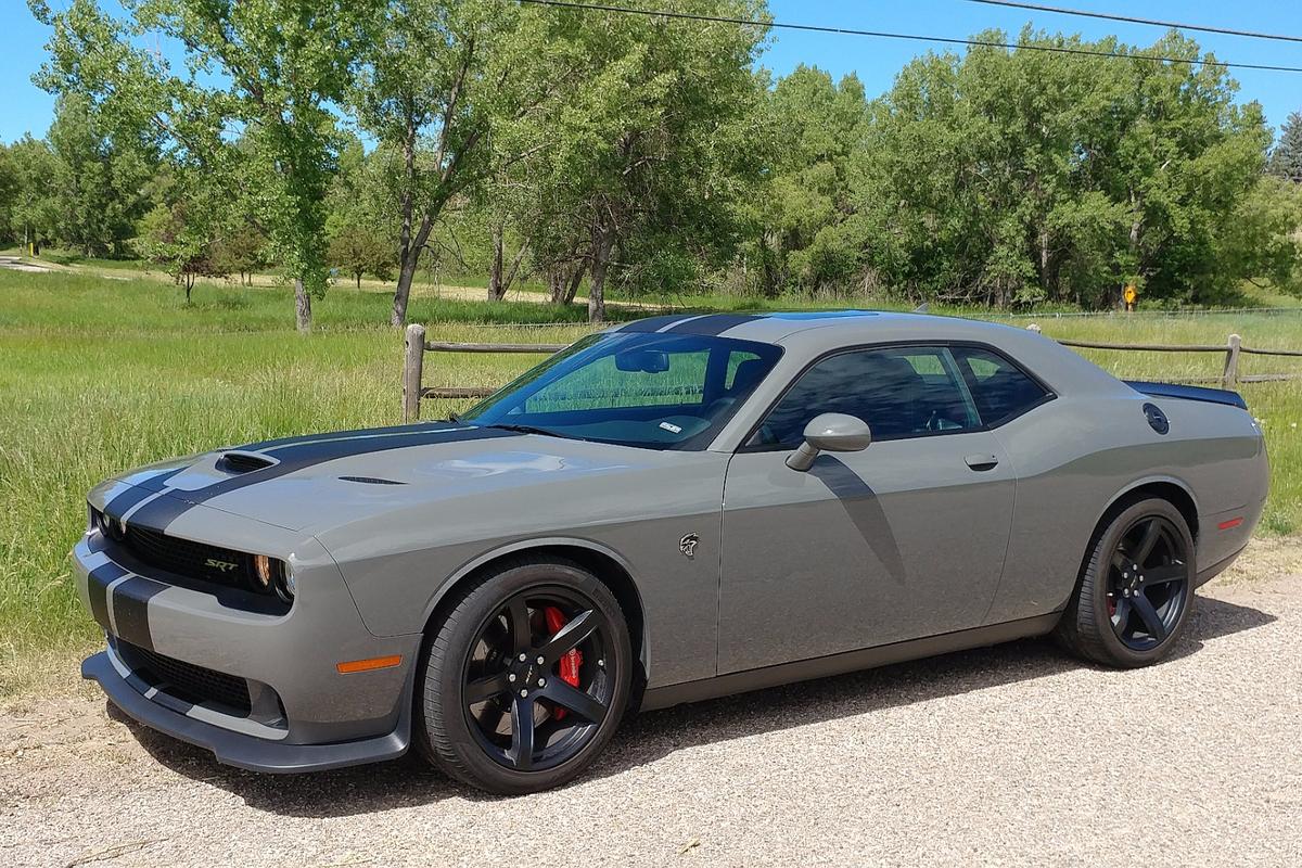 Review: A week with the monstrous 2017 Dodge Challenger SRT Hellcat