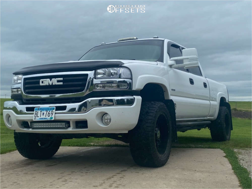 2006 GMC Sierra 2500 HD Classic with 20x10 -24 Anthem Off-Road Equalizer  and 33/12.5R20 Goodyear Wrangler Duratrac and Stock | Custom Offsets