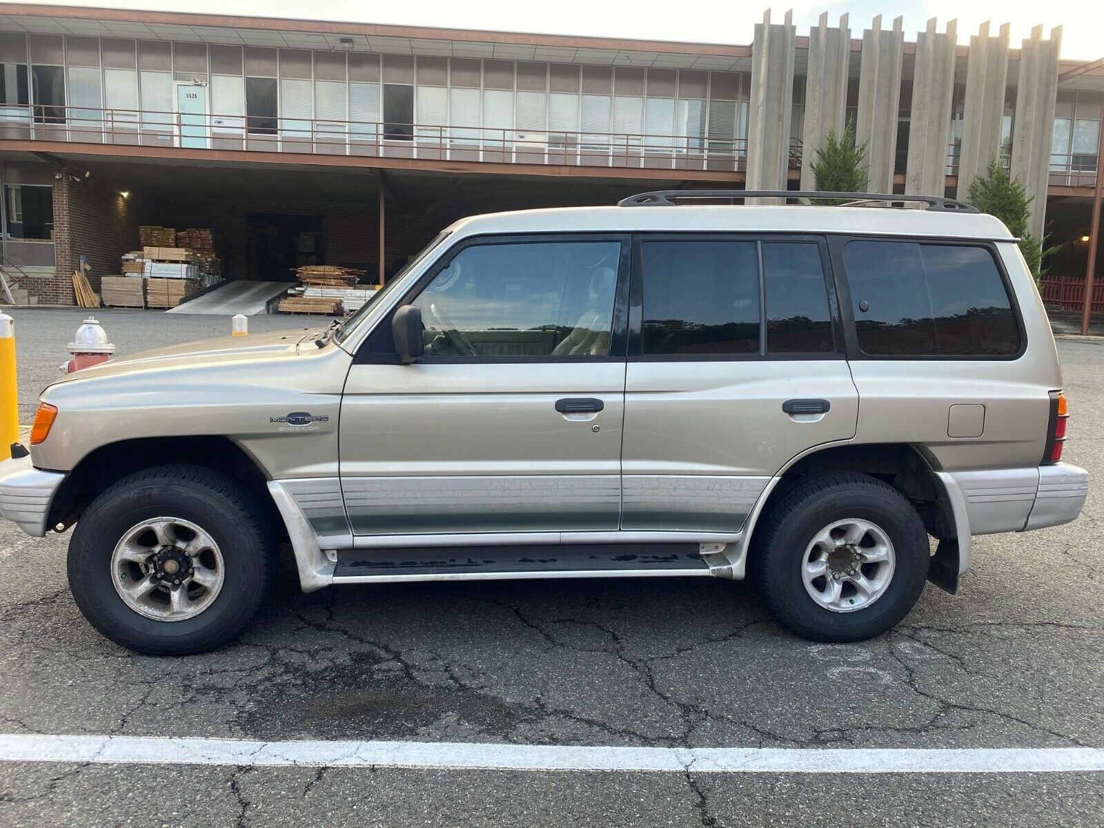 2000 Mitsubishi Montero NOT RUNNING! Lots of extras. **ITS OFF TO THE  JUNKYARD** | Expedition Portal