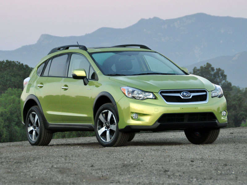 2014 Subaru XV Crosstrek Hybrid Review and Quick Spin | Autobytel.com