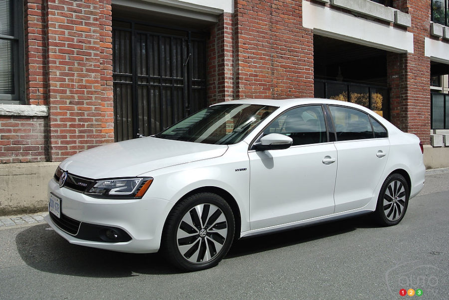 2014 Volkswagen Jetta Hybrid Review Editor's Review | Car Reviews | Auto123