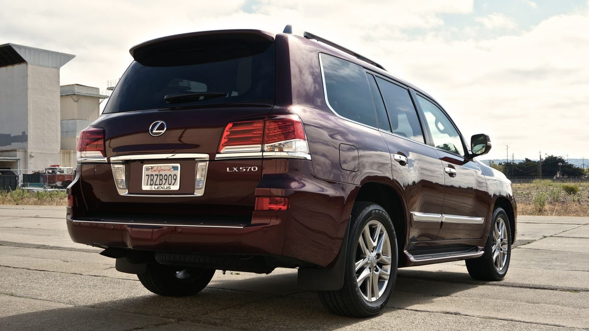 2014 Lexus LX 570 review: The largest Lexus seamlessly blends luxury and  utility - CNET