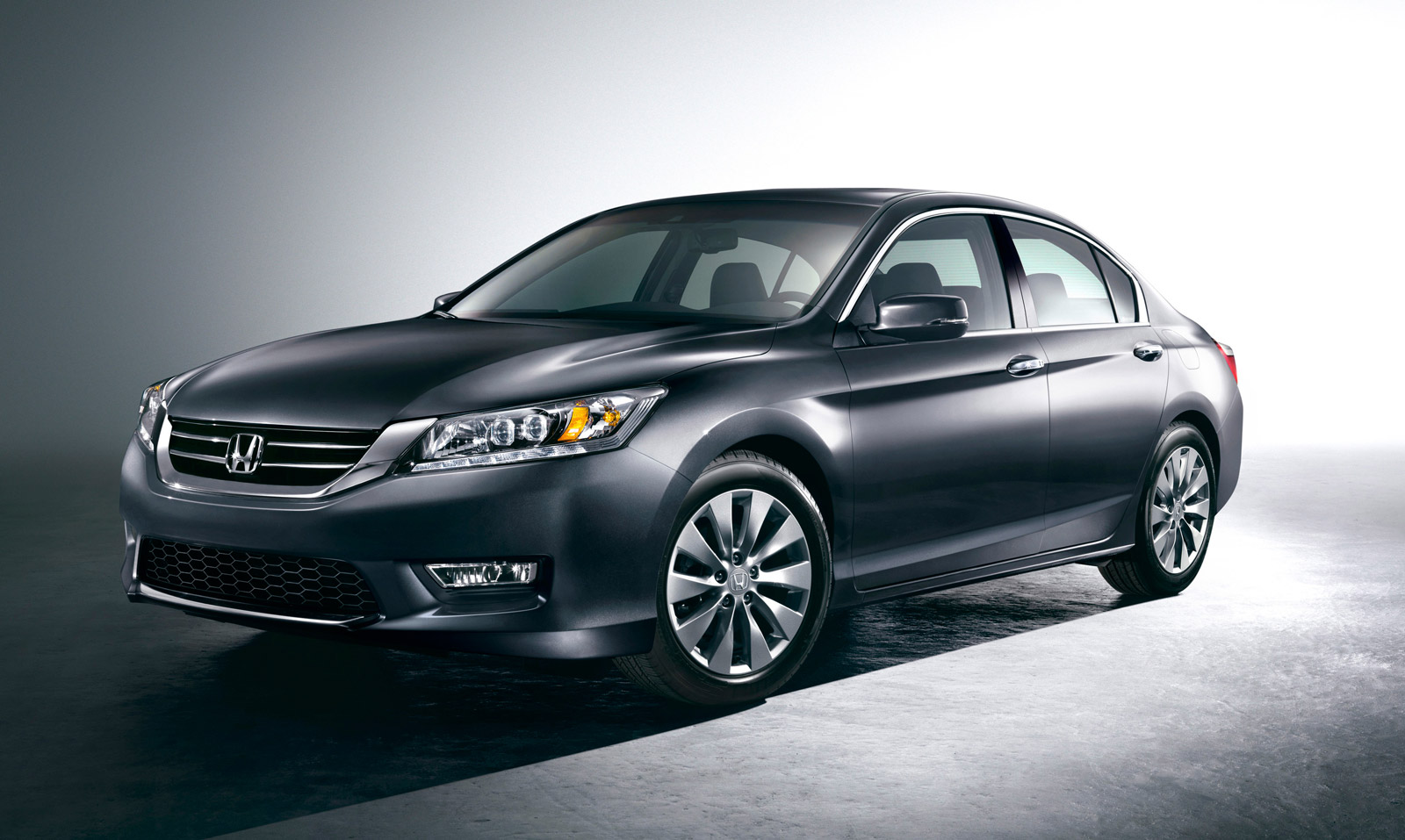 2013 Honda Accord: At 34 MPG, Would You Rather Have A V-6?