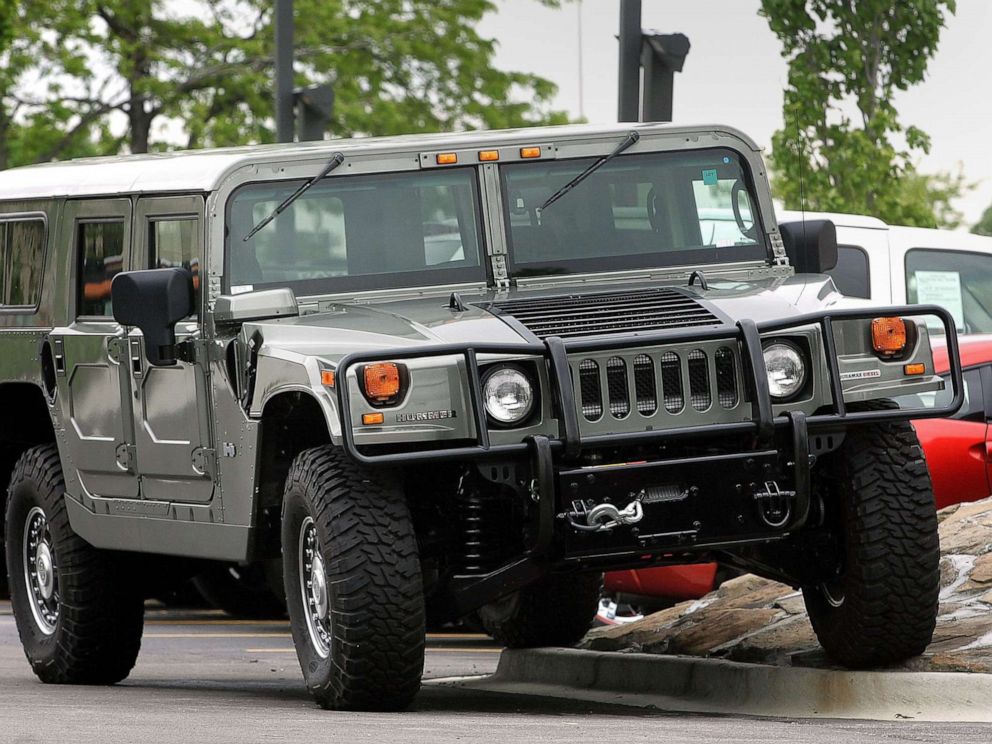 Gas-guzzling Hummer could make its comeback as an all-electric truck - ABC  News