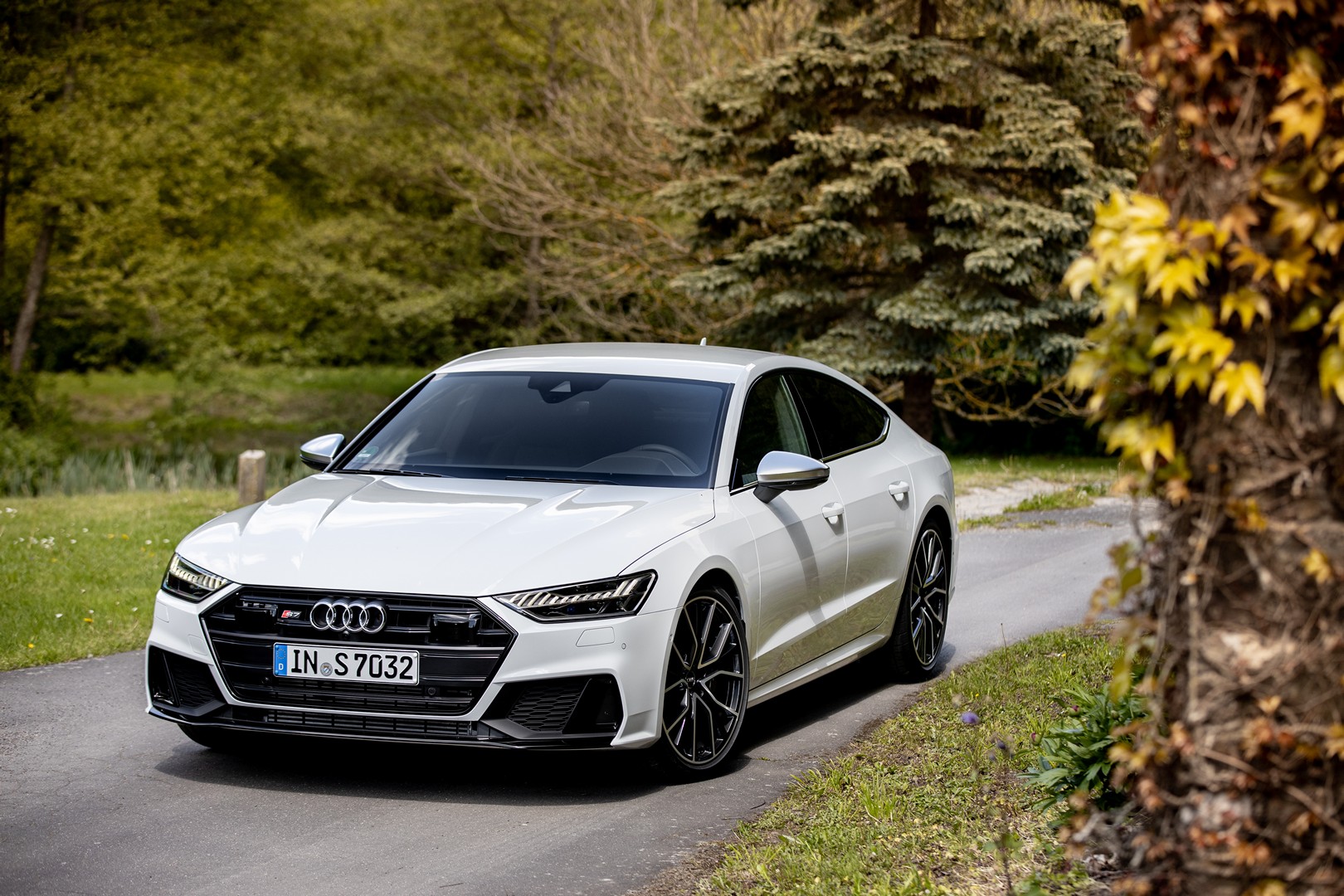 2020 Audi S7 Looks Stunning in Glacier White With Black Trim - autoevolution