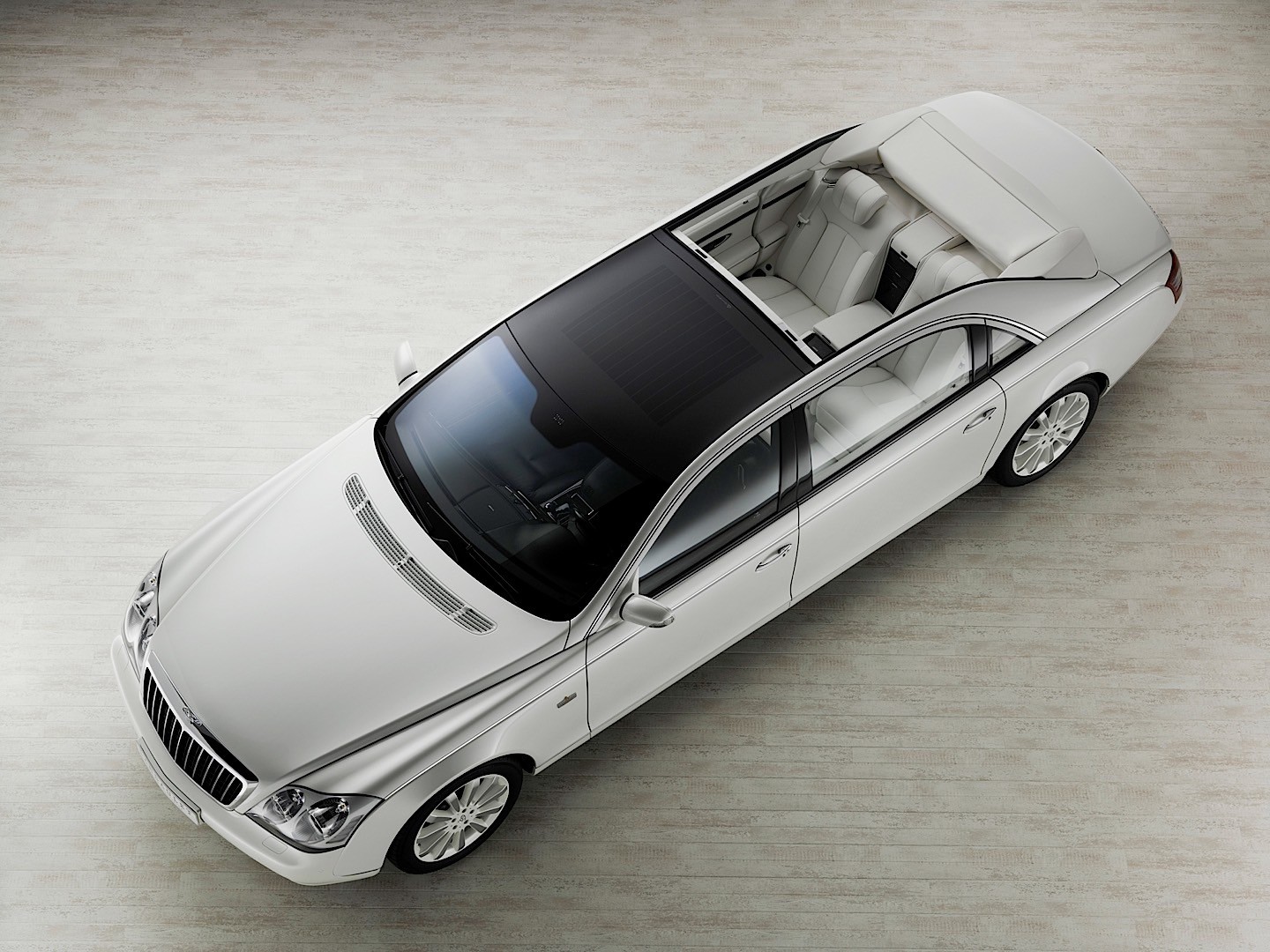 MAYBACH Landaulet Specs & Photos - 2008, 2009, 2010, 2011, 2012 -  autoevolution