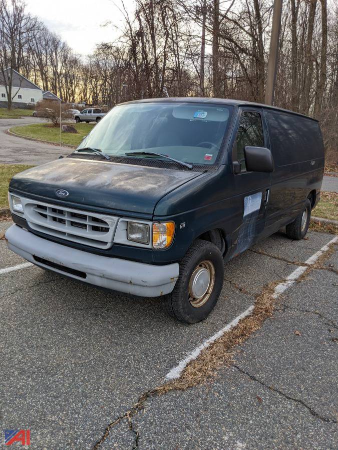 Auctions International - Auction: Rockland Community College-NY #27734  ITEM: 1998 Ford Econoline E150 Cargo Van