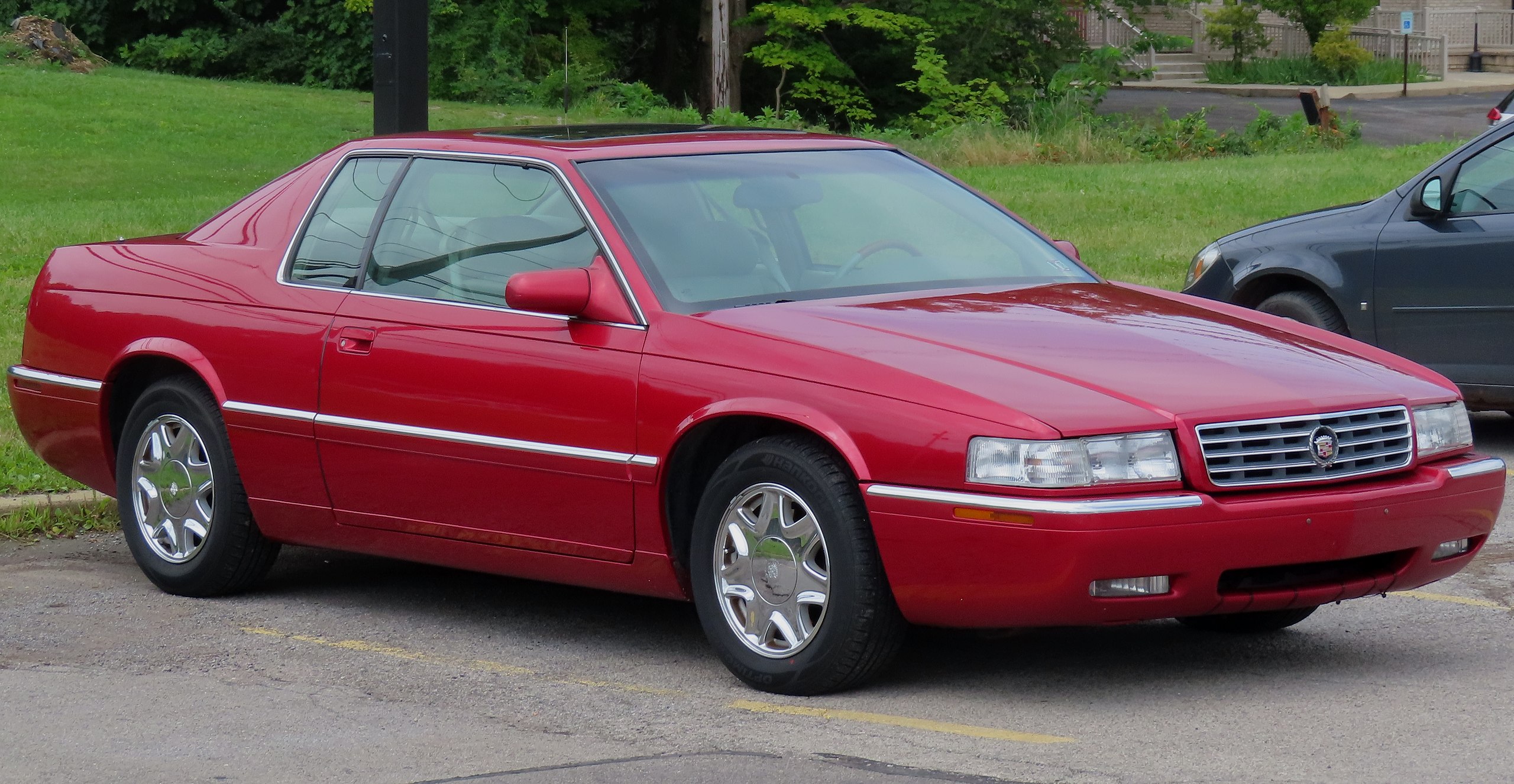 File:2001 Cadillac Eldorado Sport Coupe, 08-10-2022.jpg - Wikimedia Commons