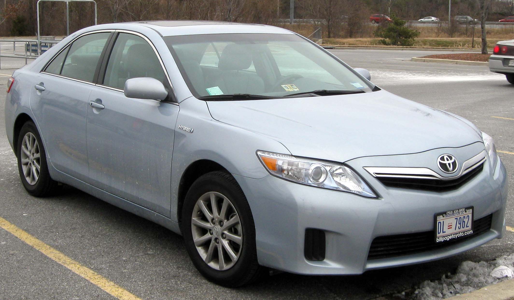 File:2010-2011 Toyota Camry Hybrid -- 01-17-2011.jpg - Wikimedia Commons