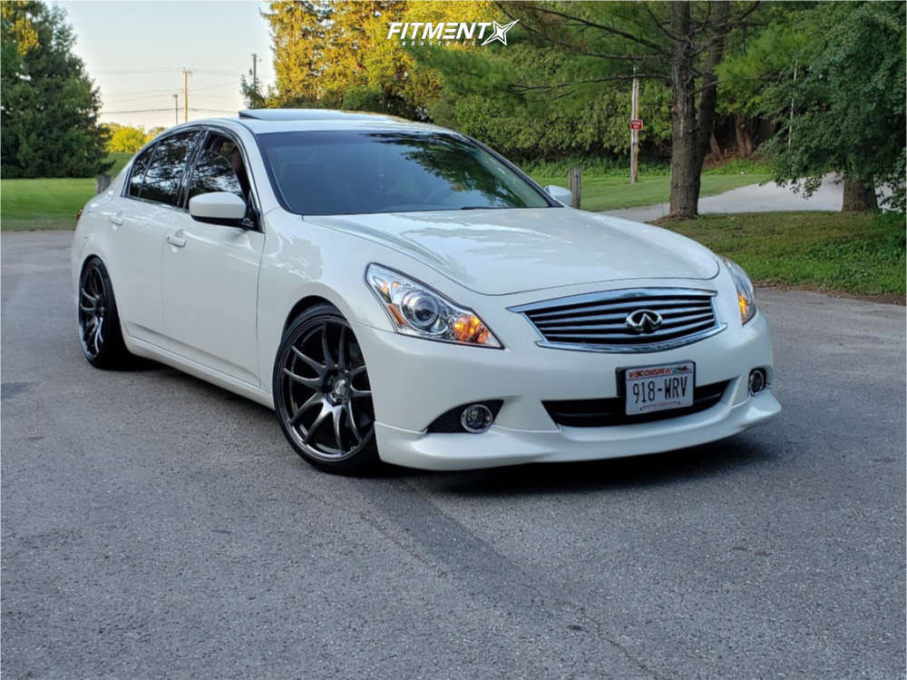 2013 INFINITI G37 X with 19x9.5 ESR Sr08 and Ohtsu 235x35 on Coilovers |  759797 | Fitment Industries