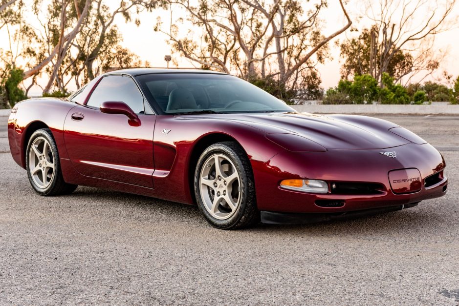 17k-Mile 2003 Chevrolet Corvette 50th Anniversary 6-Speed for sale on BaT  Auctions - sold for $33,200 on January 8, 2022 (Lot #63,044) | Bring a  Trailer