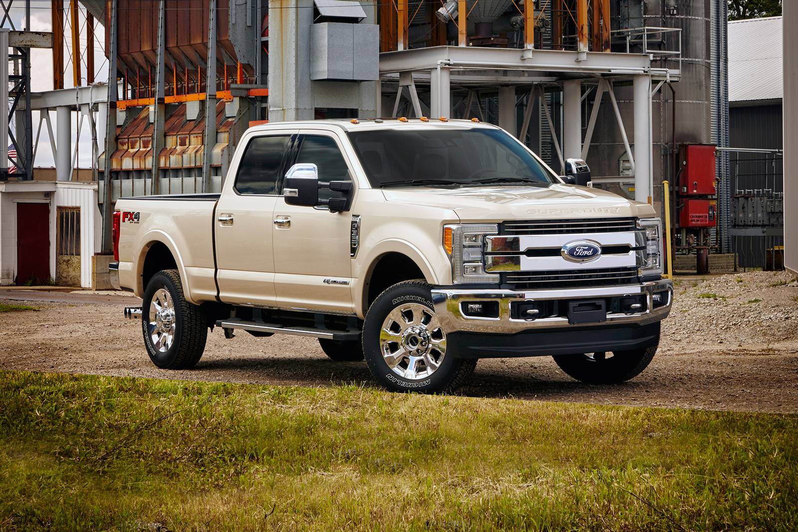 Used 2018 Ford F-350 Super Duty Crew Cab Review | Edmunds