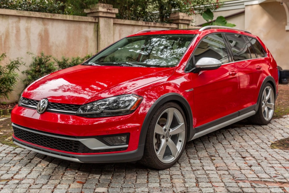 No Reserve: 2019 Volkswagen Golf Alltrack SEL 6-Speed for sale on BaT  Auctions - sold for $32,500 on December 21, 2022 (Lot #93,996) | Bring a  Trailer