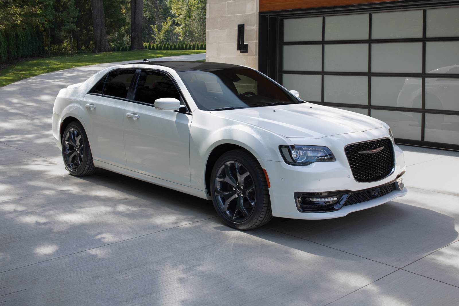 2022 Chrysler 300 Prices, Reviews, and Pictures | Edmunds