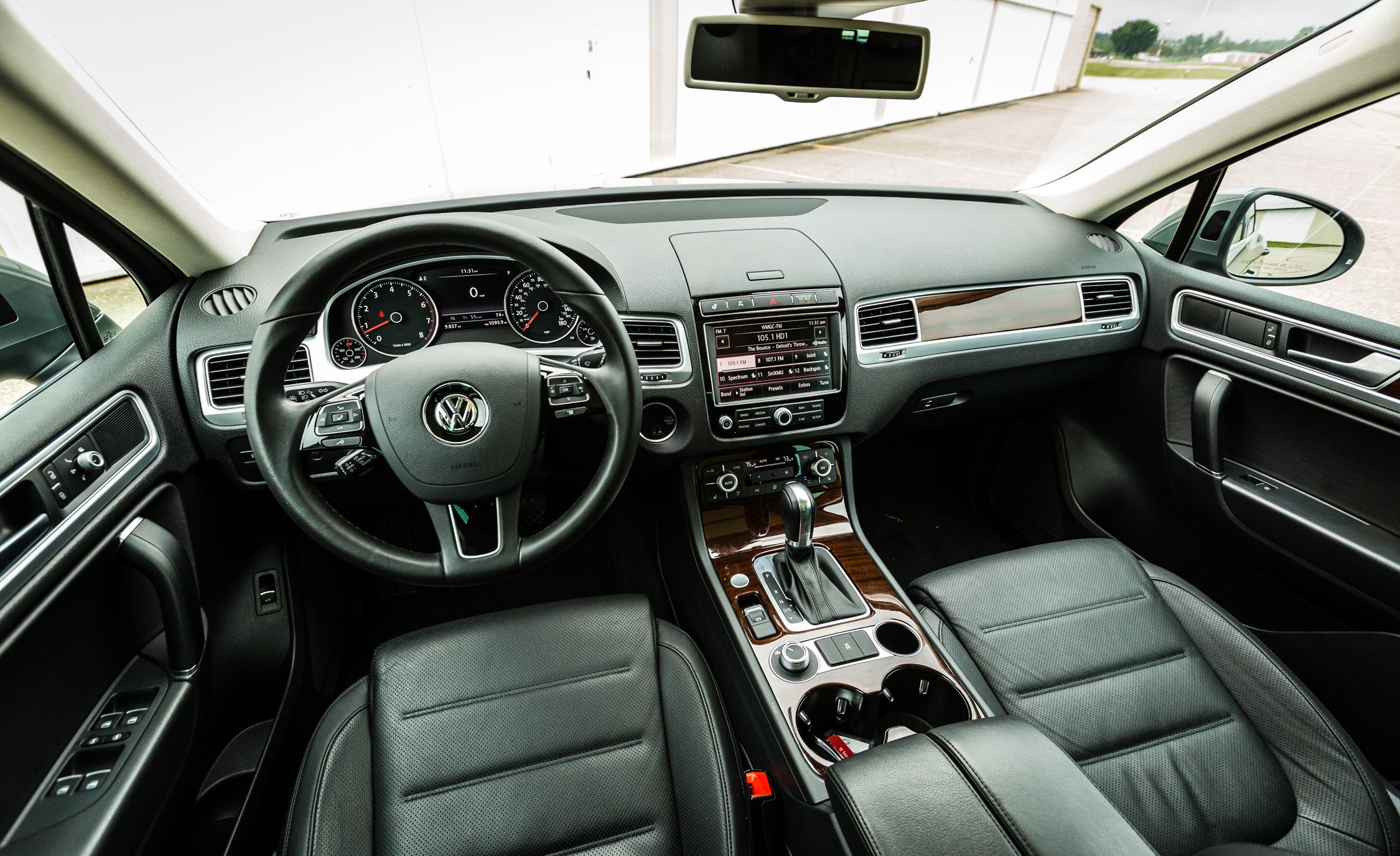 2017 Volkswagen Touareg Review, Pricing, and Specs
