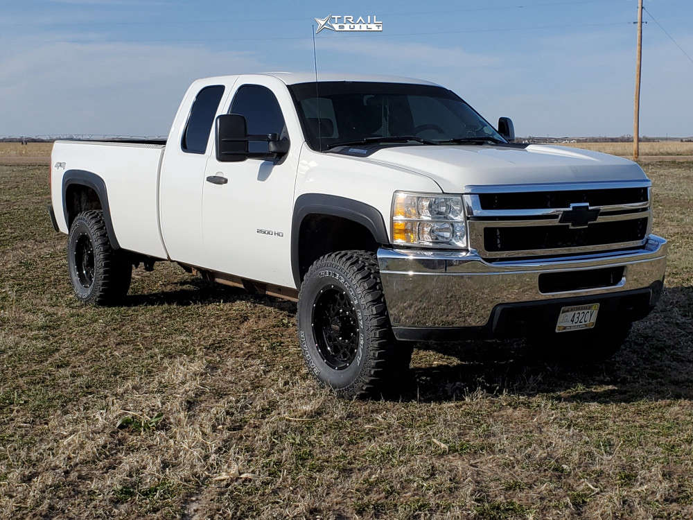 2011 Chevrolet Silverado 2500 HD Wheel Offset Slightly Aggressive Leveling  Kit | 1573757 | TrailBuilt Off-Road