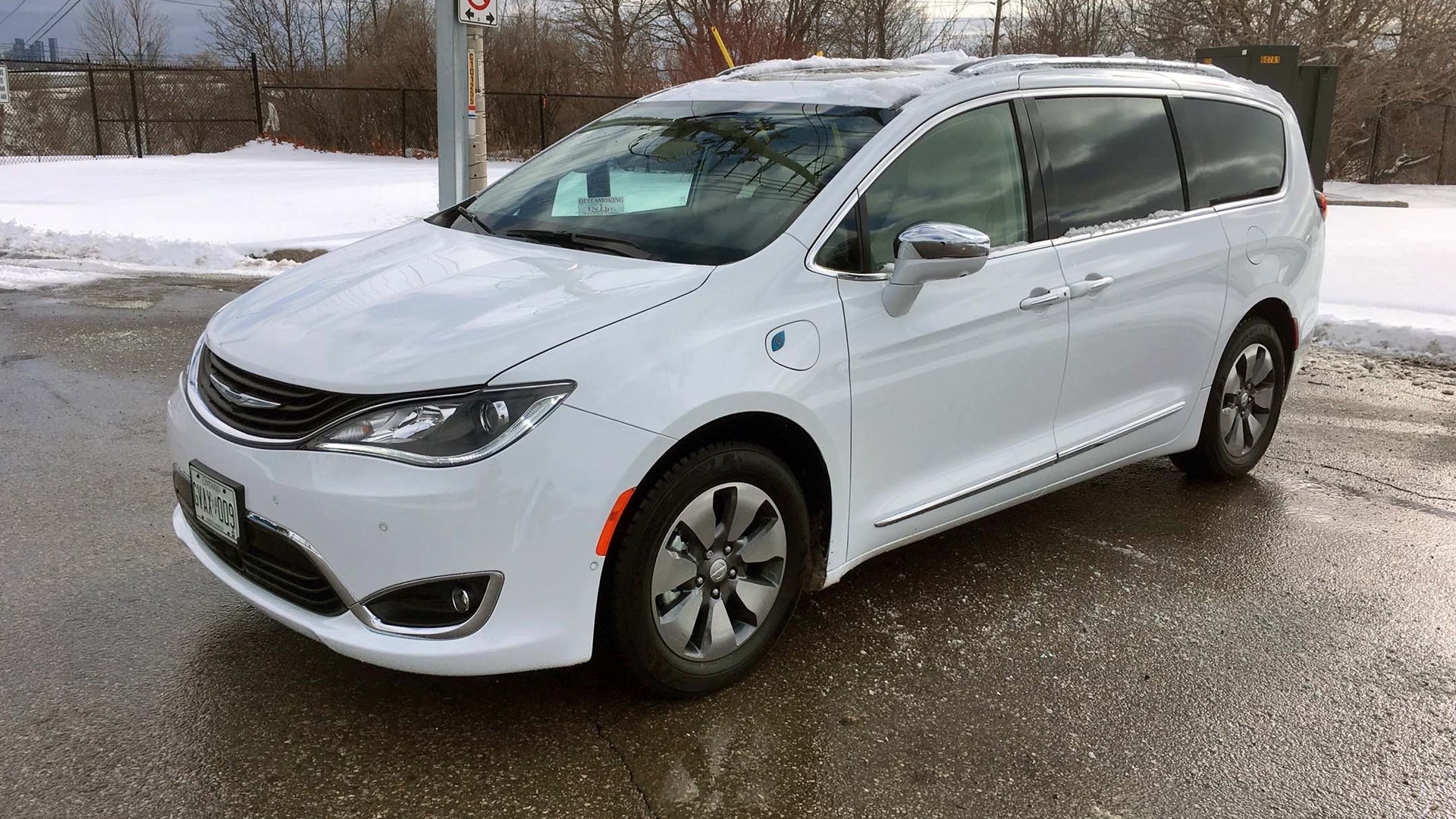 2018 Chrysler Pacifica Hybrid Limited Test Drive Review | AutoTrader.ca