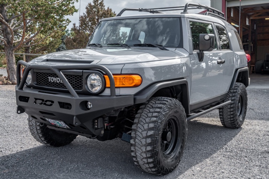 No Reserve: Original-Owner 2013 Toyota FJ Cruiser Trail Teams Special  Edition for sale on BaT Auctions - sold for $35,500 on May 31, 2022 (Lot  #74,904) | Bring a Trailer