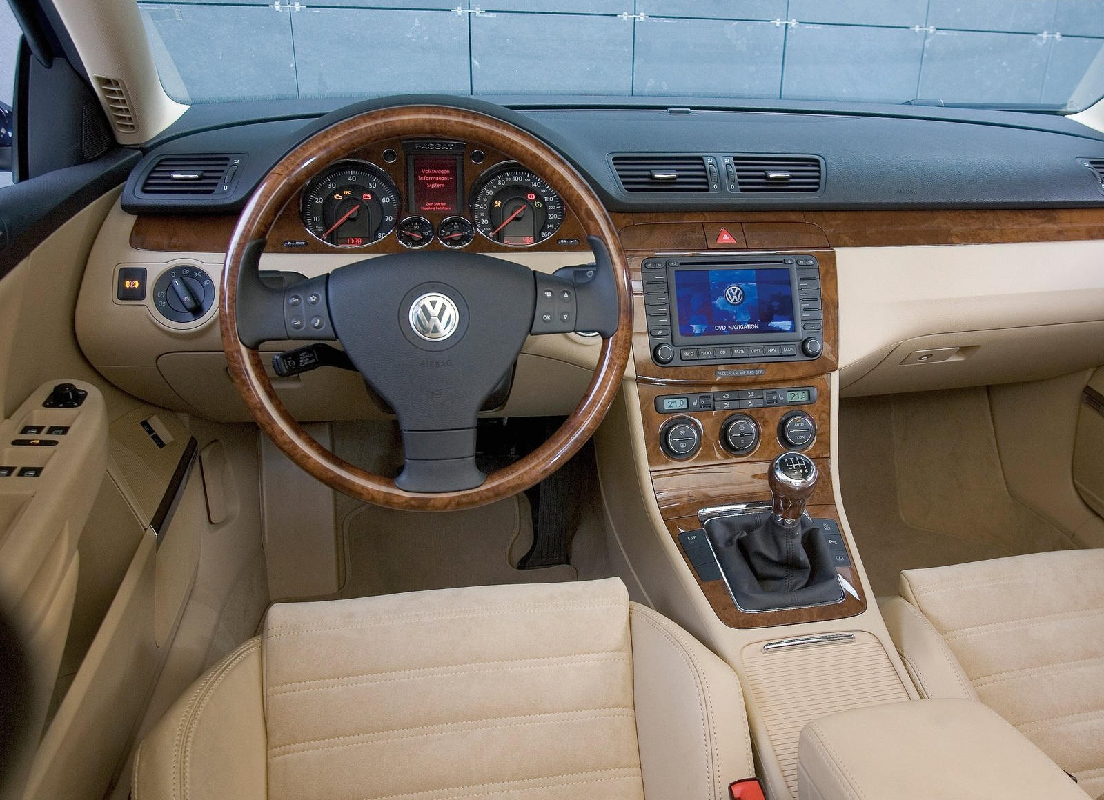 2007 Volkswagen Passat Interior Photos | CarBuzz