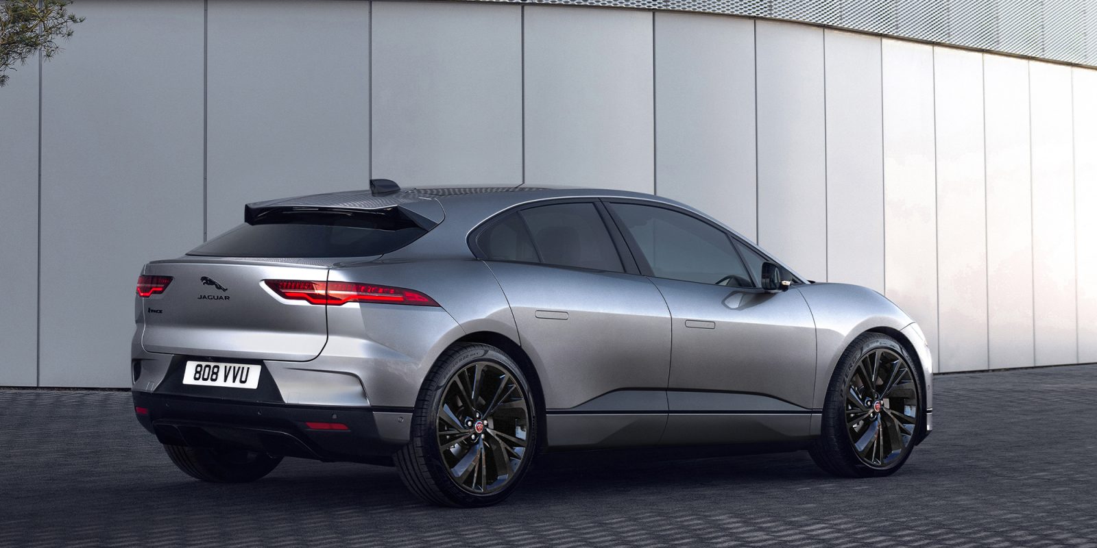 Jaguar introduces premium 'Black Pack' option for I-Pace with gloss black  22"wheels, rear spoiler, air suspension, and Amazon Alexa | Electrek