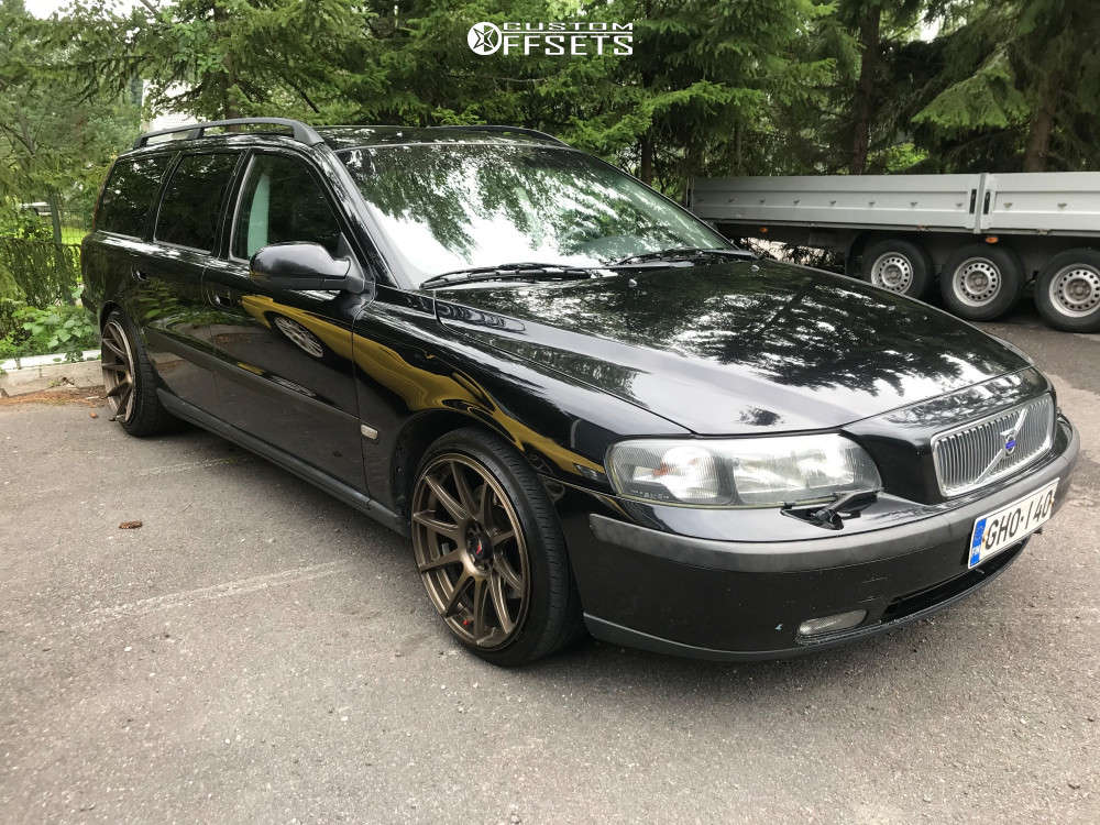 2002 Volvo V70 with 18x8.5 35 Japan Racing Jr11 and 225/35R18 Linglong  Greenmax Uhp and Stock | Custom Offsets