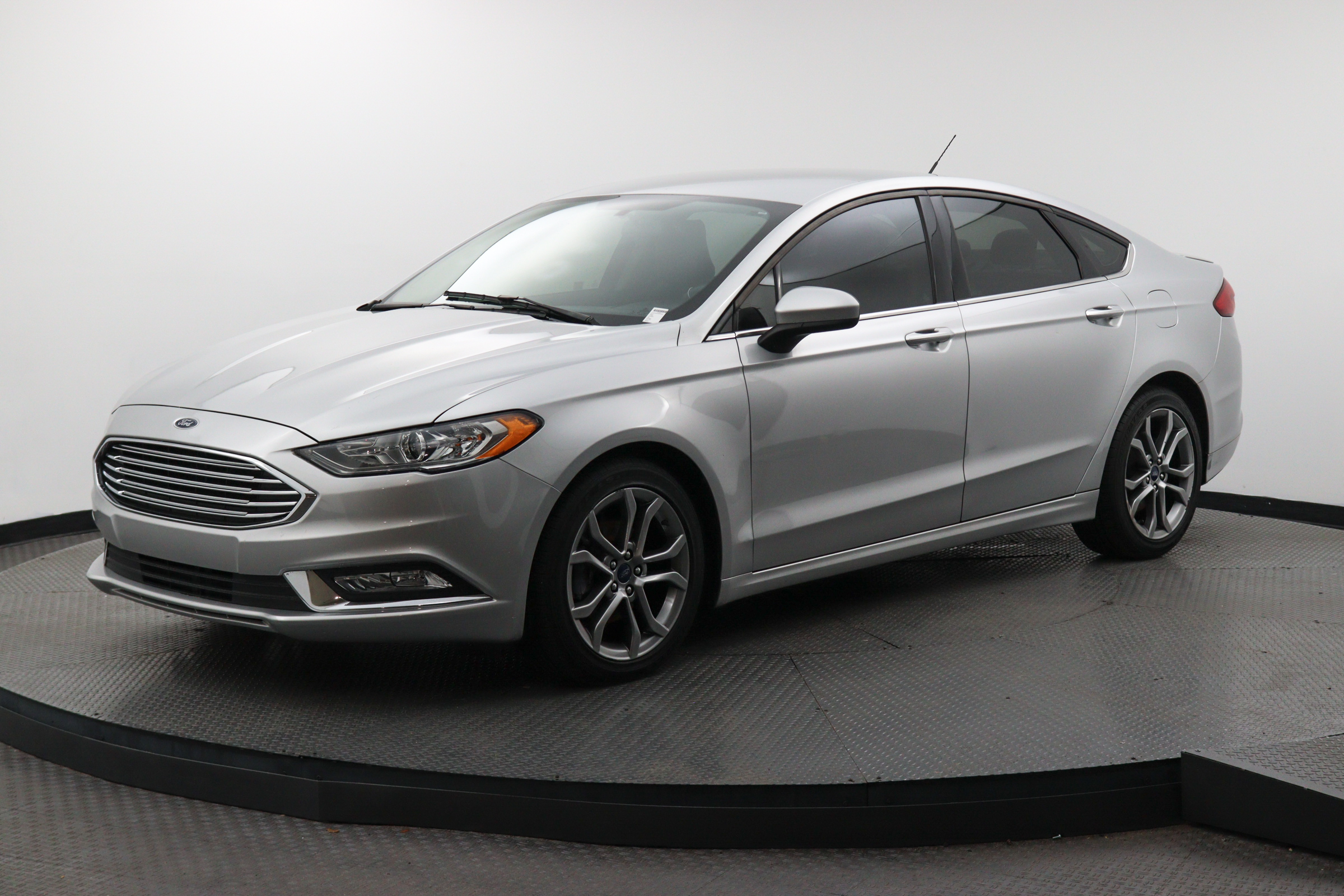 Used 2017 FORD FUSION SE for sale in MARGATE | 123392