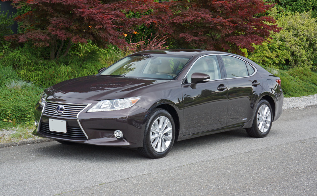 2014 Lexus ES 300h Road Test Review | The Car Magazine